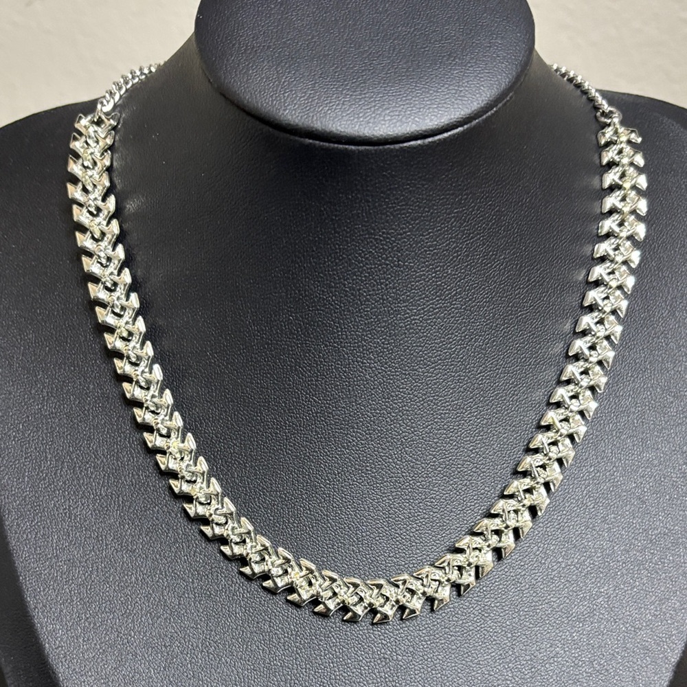 Silver Tone Elegant Rhinestone Geometric Choker Necklace